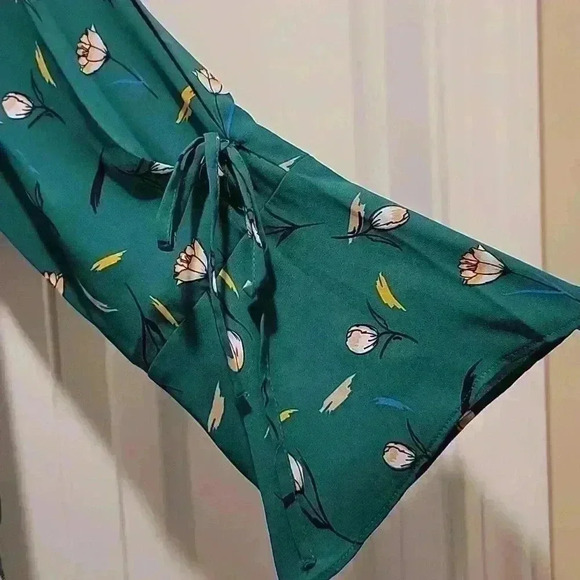 41 Hawthorn Green Floral 3/4 Bell Sleeves Size XS - Picture 3 of 7